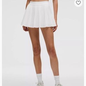 Lululemon  White Pleated Skirt